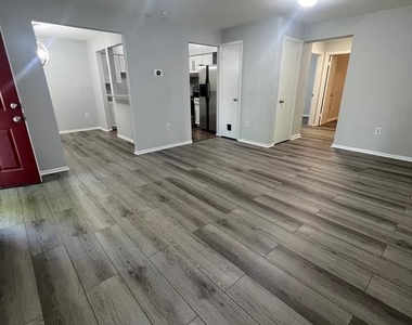 2864 Madeira Court - Photo Thumbnail 6
