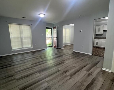 2864 Madeira Court - Photo Thumbnail 7