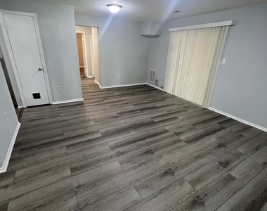 2864 Madeira Court - Photo Thumbnail 8