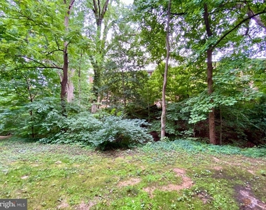 1533 Colonial Drive - Photo Thumbnail 7