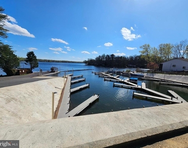 718 Lakeview Parkway - Photo Thumbnail 61