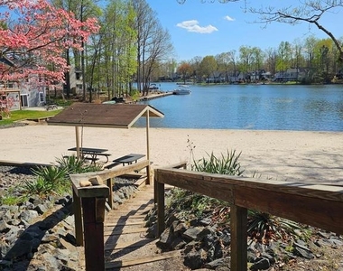 718 Lakeview Parkway - Photo Thumbnail 46