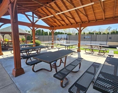 718 Lakeview Parkway - Photo Thumbnail 48