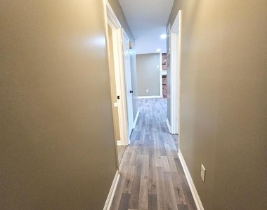 718 Lakeview Parkway - Photo Thumbnail 13