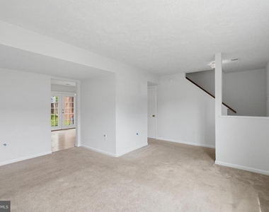 8635 Reinecke Court - Photo Thumbnail 4