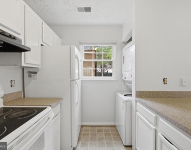 8635 Reinecke Court - Photo Thumbnail 14