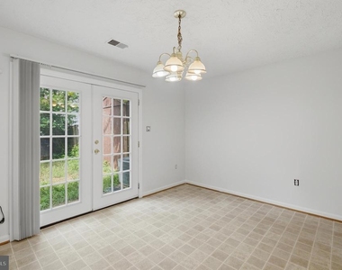 8635 Reinecke Court - Photo Thumbnail 9