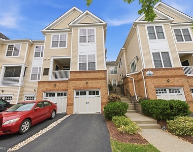 43905 Hickory Corner Terrace - Photo Thumbnail 1