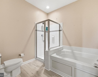 43905 Hickory Corner Terrace - Photo Thumbnail 16