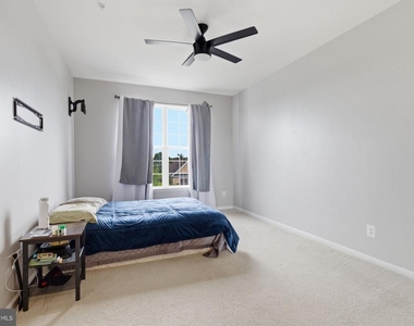 43905 Hickory Corner Terrace - Photo Thumbnail 13