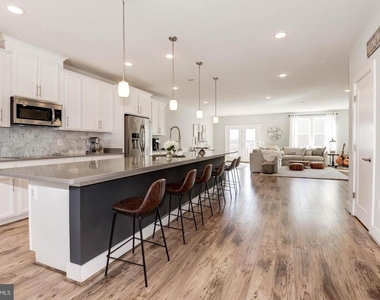 20523 Milbridge Terrace - Photo Thumbnail 11