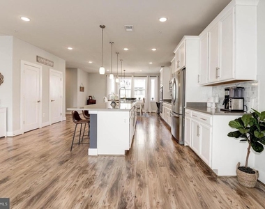 20523 Milbridge Terrace - Photo Thumbnail 13