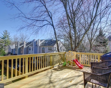 8200 Maple Ridge Avenue - Photo Thumbnail 13