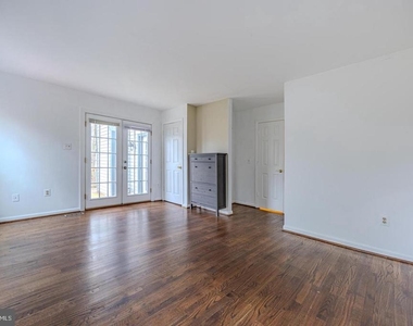 8200 Maple Ridge Avenue - Photo Thumbnail 10