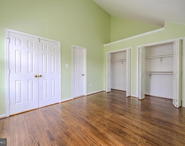 8200 Maple Ridge Avenue - Photo Thumbnail 15