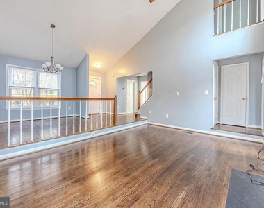 8200 Maple Ridge Avenue - Photo Thumbnail 4