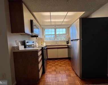 12100 Greenway Court - Photo Thumbnail 19