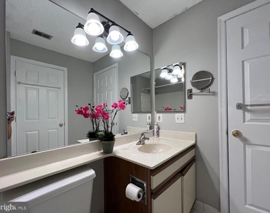 12100 Greenway Court - Photo Thumbnail 14