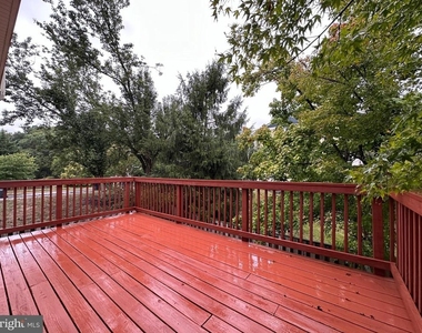 5700 Medallion Court - Photo Thumbnail 11