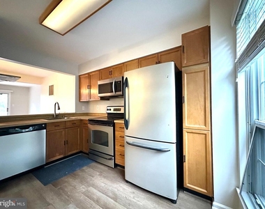 5700 Medallion Court - Photo Thumbnail 14