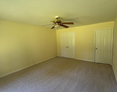 3502 Holly Road - Photo Thumbnail 11