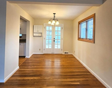 7429 Carol Lane - Photo Thumbnail 8