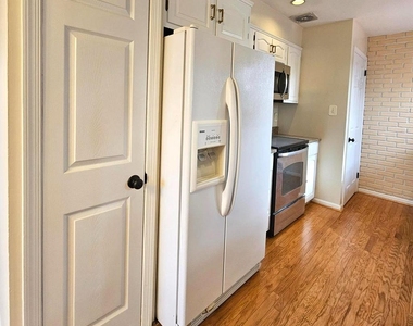 7429 Carol Lane - Photo Thumbnail 10
