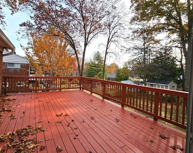 7429 Carol Lane - Photo Thumbnail 12