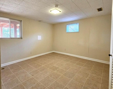 7429 Carol Lane - Photo Thumbnail 23