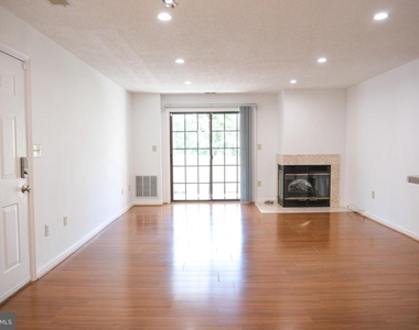 6941 Mary Caroline Circle - Photo Thumbnail 5