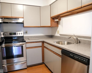 6941 Mary Caroline Circle - Photo Thumbnail 10
