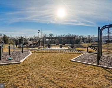 14803 Retreat Boulevard - Photo Thumbnail 46