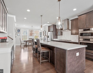 14803 Retreat Boulevard - Photo Thumbnail 11