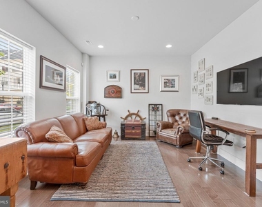 14803 Retreat Boulevard - Photo Thumbnail 2
