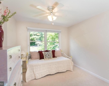 8035 Galla Knoll Circle - Photo Thumbnail 12