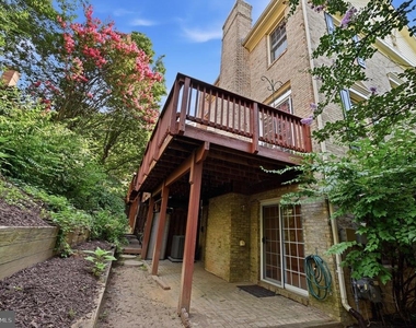 6030 Kelsey Court - Photo Thumbnail 25