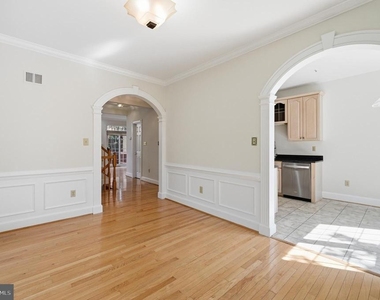 6030 Kelsey Court - Photo Thumbnail 2