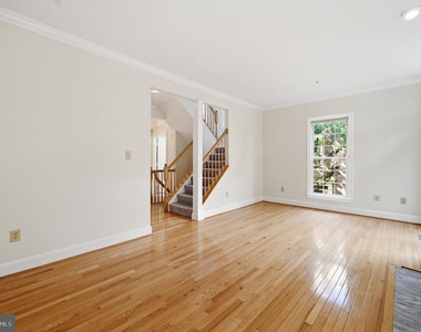 6030 Kelsey Court - Photo Thumbnail 4