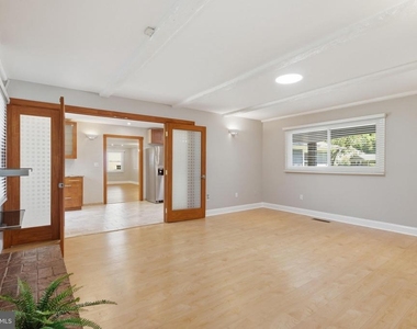 4140 Point Hollow Ln - Photo Thumbnail 15