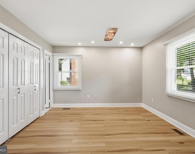 4140 Point Hollow Ln - Photo Thumbnail 16