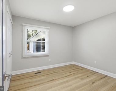 4140 Point Hollow Ln - Photo Thumbnail 21