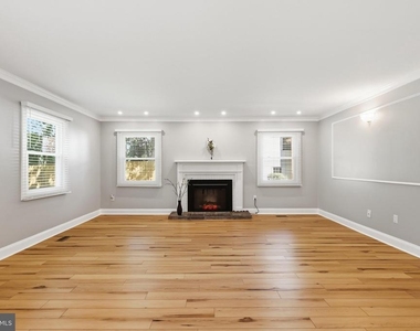 4140 Point Hollow Ln - Photo Thumbnail 5