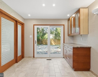 4140 Point Hollow Ln - Photo Thumbnail 13