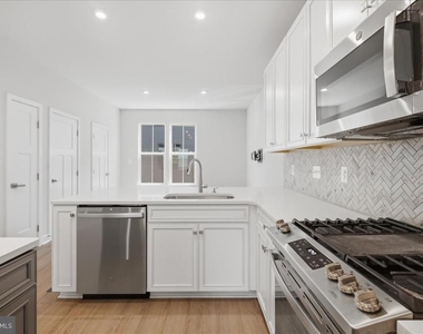 4322 Ellipse Terrace - Photo Thumbnail 17