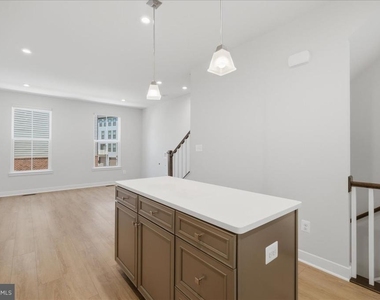 4322 Ellipse Terrace - Photo Thumbnail 18