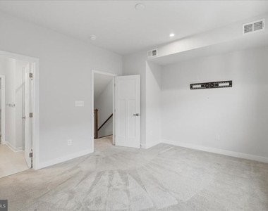 4322 Ellipse Terrace - Photo Thumbnail 23