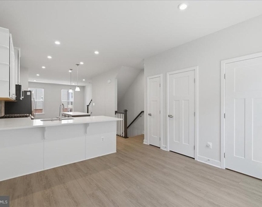 4322 Ellipse Terrace - Photo Thumbnail 11