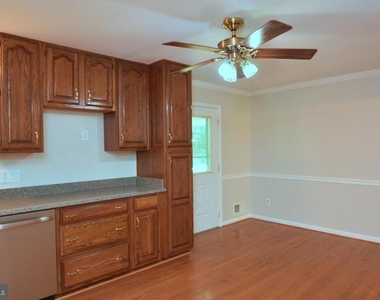 6411 Whippany Way - Photo Thumbnail 5