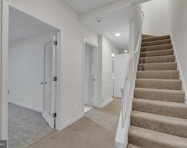 8247 Clifton Farm Court - Photo Thumbnail 13
