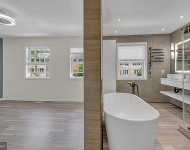 8247 Clifton Farm Court - Photo Thumbnail 7